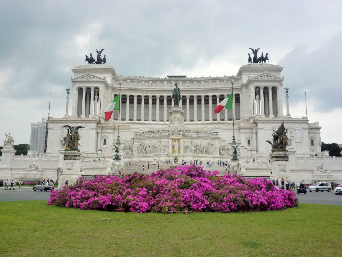 Roma Central Studio Exterior photo